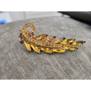 Juliana Style Gold Amber Color Rhinestone Leaf Brooch Unsigned  Vintage